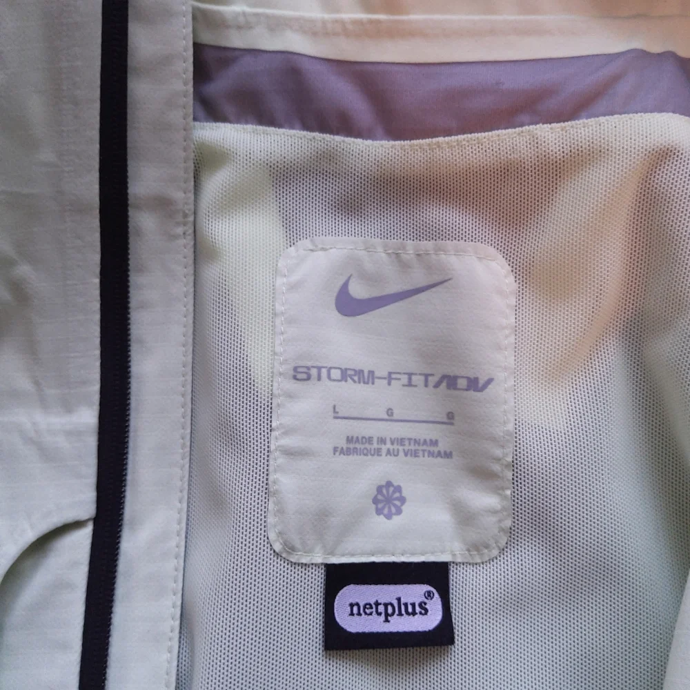 Nike Men's Light Green Jacket - Picture 12 of 12